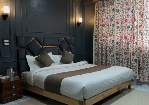 Full Deluxe Room